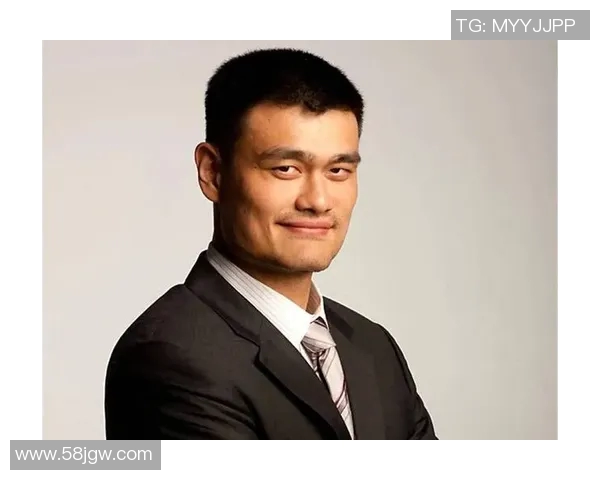 姚明赛后加练背后的坚持与奋斗精神展现篮球巨星的职业素养与热爱