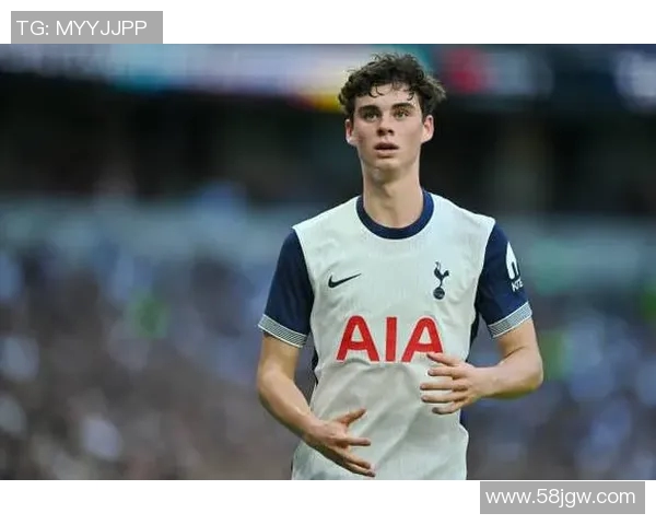 热刺签下尼日利亚后卫，强化后防实力