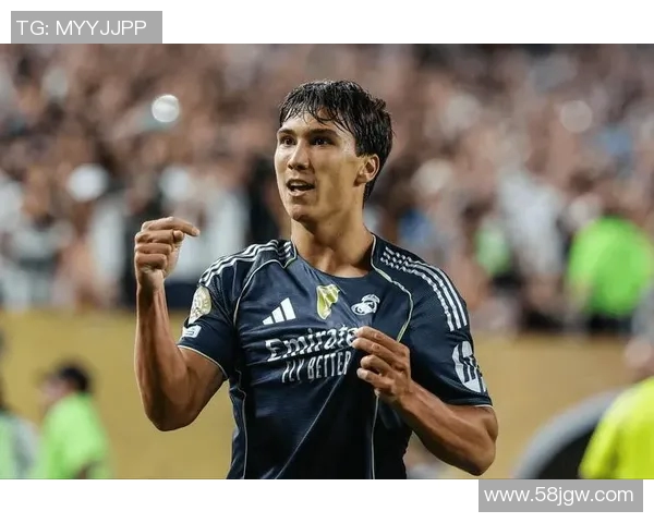 皇马官方宣布：球队新援劳尔第一场表现惊艳，球迷期待更多发展